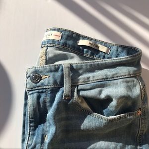 Mid rise guess skinny jeans 🤩